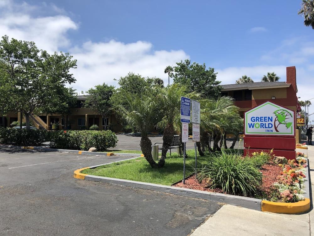 Ramada By Wyndham Near Seaworld / Mission Beach San Diego Bagian luar foto