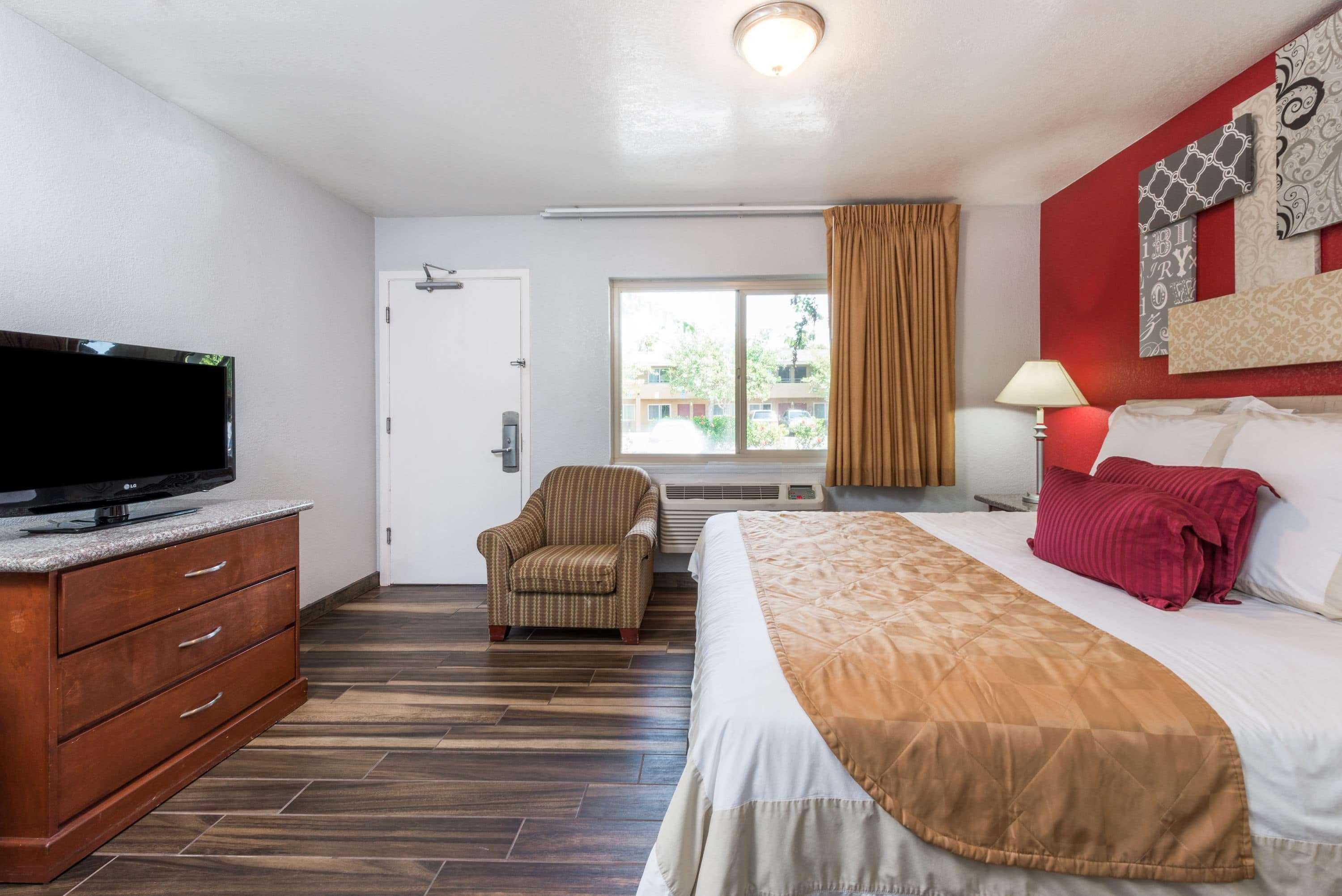 Ramada By Wyndham Near Seaworld / Mission Beach San Diego Bagian luar foto
