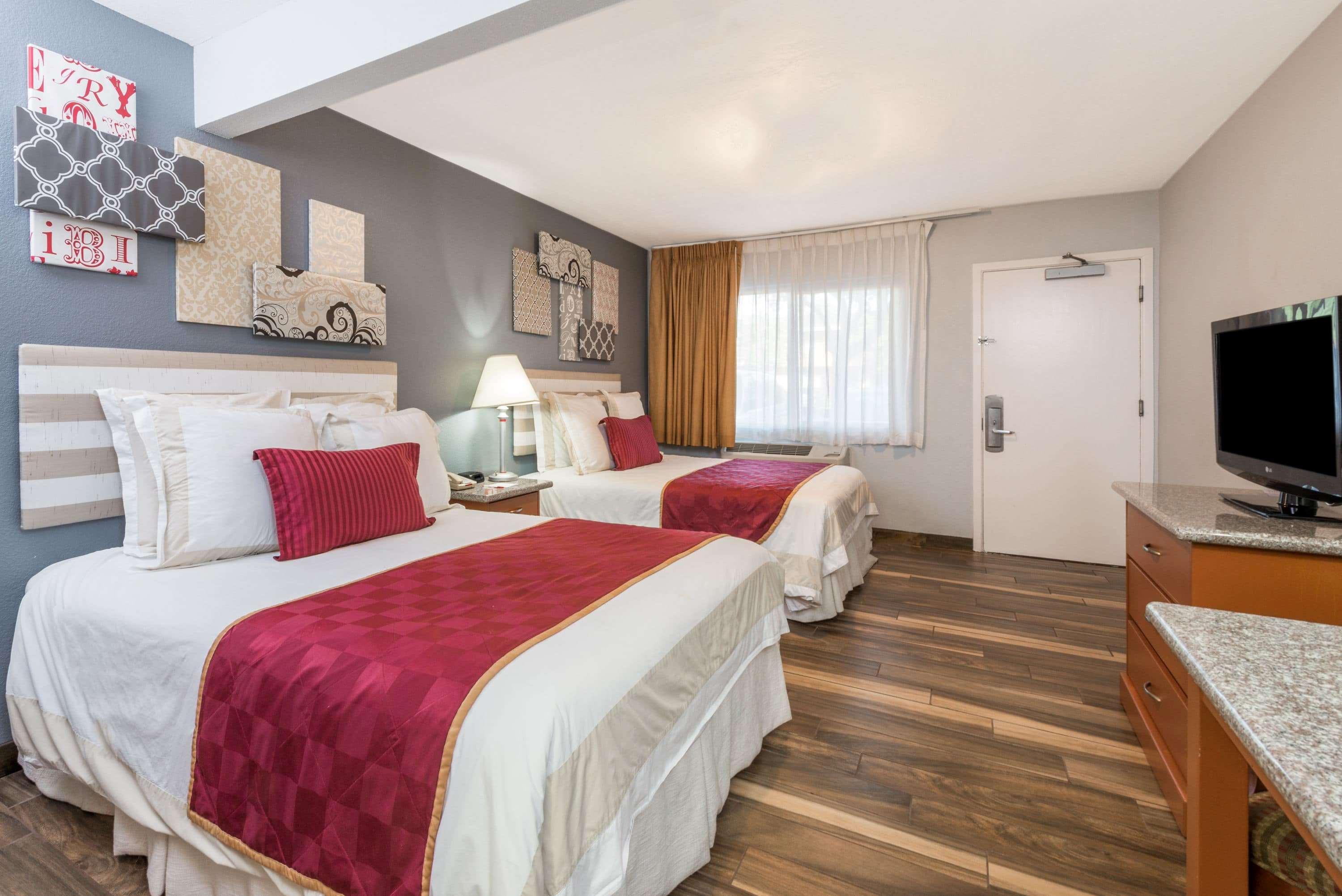 Ramada By Wyndham Near Seaworld / Mission Beach San Diego Bagian luar foto